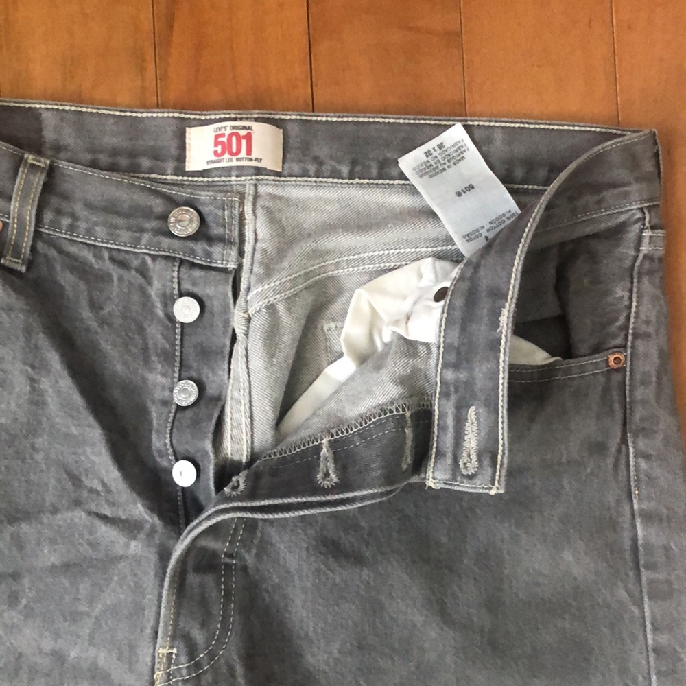 S O L D Levi’s 501 Grey Wash W 36 L 32 - Picture 2 of 7
